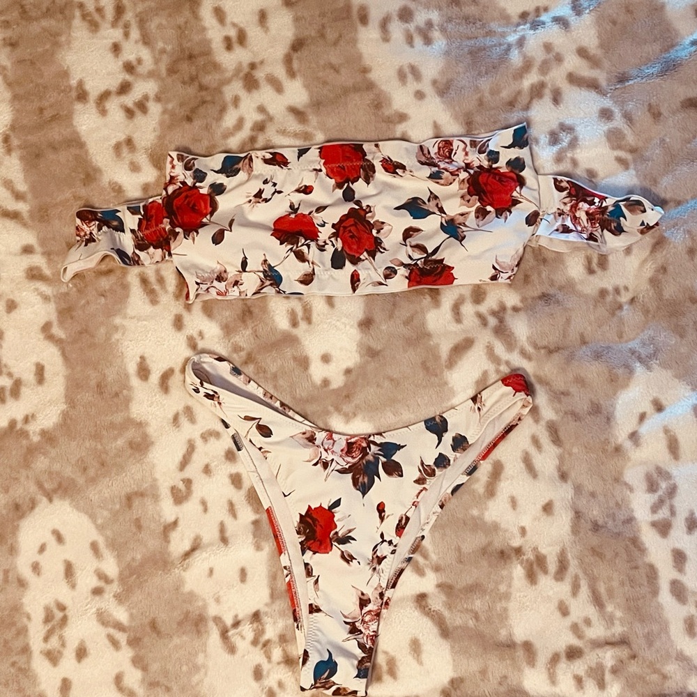 Floral bandeau bikini